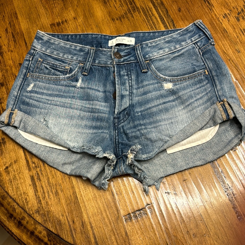 Abercrombie & Fitch Jean shorts size 6 (w28)
